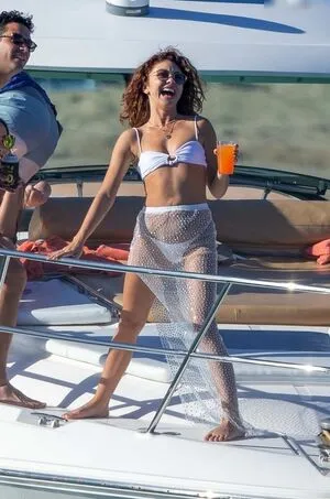 Sarah Hyland OnlyFans Leaked Free Thumbnail Picture - #WYFaokJsu6