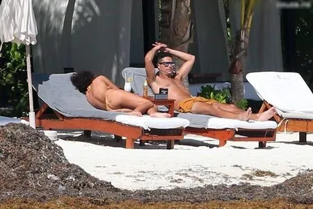 Sarah Hyland OnlyFans Leaked Free Thumbnail Picture - #aHsdoNEory
