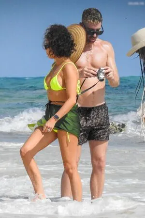 Sarah Hyland OnlyFans Leaked Free Thumbnail Picture - #bnPIhdt4a8