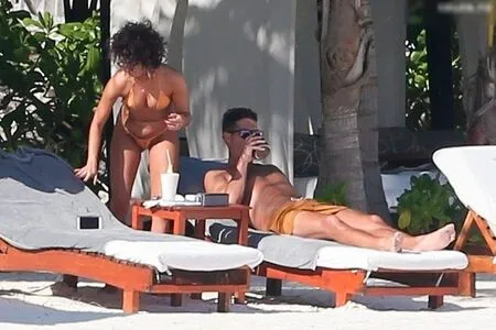 Sarah Hyland OnlyFans Leaked Free Thumbnail Picture - #qiKRFL2r62