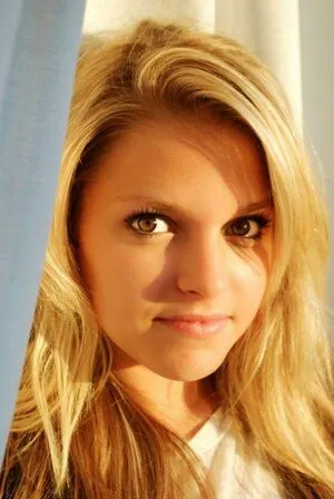 Sarah Jeanne Labrosse OnlyFans Leaked Free Thumbnail Picture - #eKoL3gXOE3