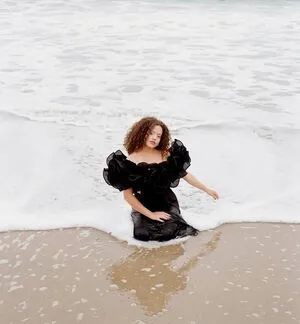 Sarah Jeffery OnlyFans Leaked Free Thumbnail Picture - #ETTlIl2GYb