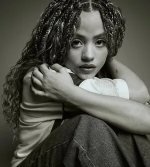 Sarah Jeffery OnlyFans Leaked Free Thumbnail Picture - #YPFwce6El7