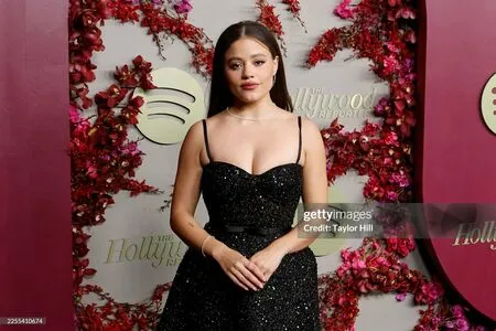 Sarah Jeffery OnlyFans Leaked Free Thumbnail Picture - #bukpt5QH9V