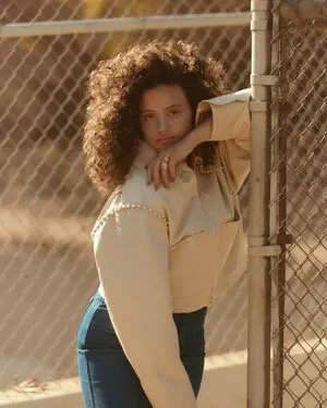 Sarah Jeffery OnlyFans Leaked Free Thumbnail Picture - #idliYWV5zZ