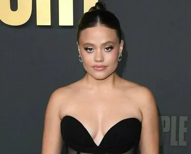 Sarah Jeffery OnlyFans Leaked Free Thumbnail Picture - #v1T3svjxrp