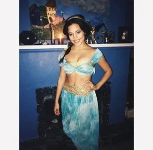 Sarah Jeffery OnlyFans Leaked Free Thumbnail Picture - #wIH5INvjzu
