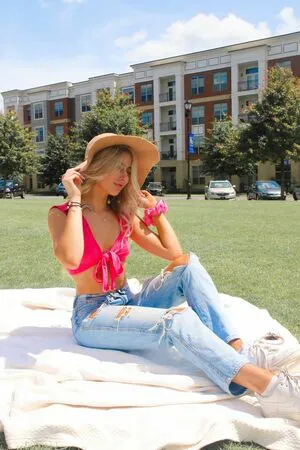 Sarah Kate Stricker OnlyFans Leaked Free Thumbnail Picture - #avaanUpjqM