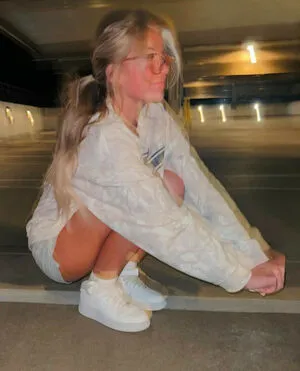 Sarah Lindstrom OnlyFans Leaked Free Thumbnail Picture - #7L6mz6tWny