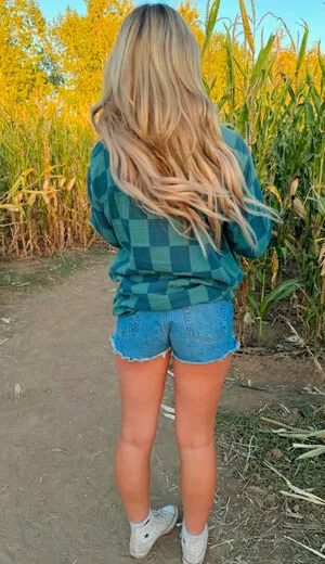 Sarah Lindstrom OnlyFans Leaked Free Thumbnail Picture - #VoWx41s3F8