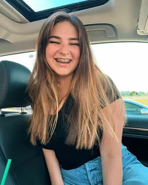 Sarah Lynne Marie OnlyFans Leaked Free Thumbnail Picture - #b7622XICS3