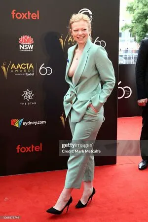 Sarah Snook OnlyFans Leaked Free Thumbnail Picture - #MAoTTLQxQ8