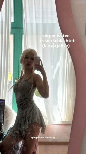 Sarahtoninx9 OnlyFans Leaked Free Thumbnail Picture - #6LB63yUc56