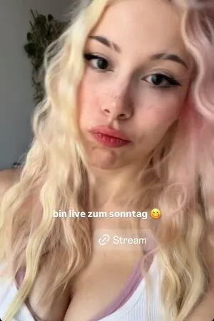 Sarahtoninx9 OnlyFans Leaked Free Thumbnail Picture - #cyl1AT3nLp