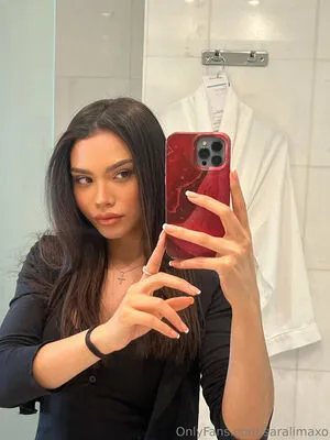 Saralimaxo OnlyFans Leaked Free Thumbnail Picture - #2OglDMQyAf