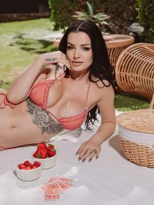 Saraya Bevis OnlyFans Leaked Free Thumbnail Picture - #4GhFjkIvxS