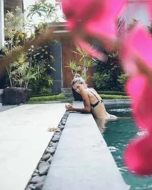Saremm OnlyFans Leaked Free Thumbnail Picture - #7zXdyVjdXS