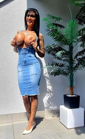 Sari Sander OnlyFans Leaked Free Thumbnail Picture - #iTRZC2b2xf