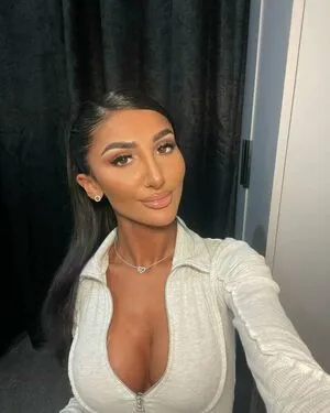 Sarina Jasmine OnlyFans Leaked Free Thumbnail Picture - #hasy5MnmII