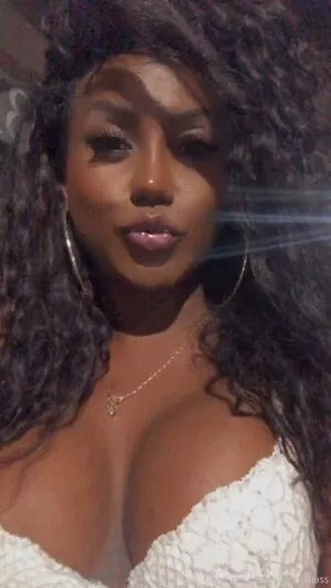 Sarinhadiass OnlyFans Leaked Free Thumbnail Picture - #ed5FOGNByV