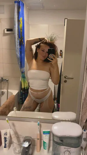 Sarinka98 OnlyFans Leaked Free Thumbnail Picture - #M57Vacze1a