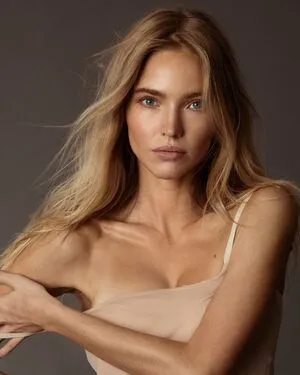 Sasha Luss OnlyFans Leaked Free Thumbnail Picture - #vuHyA270DX