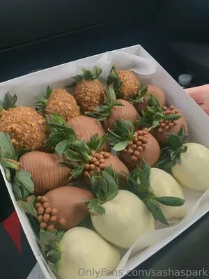 Sashaspark Kiss OnlyFans Leaked Free Thumbnail Picture - #UZ2OzdYIMs