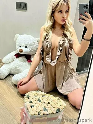 Sashaspark Kiss OnlyFans Leaked Free Thumbnail Picture - #agkBxwh2uA