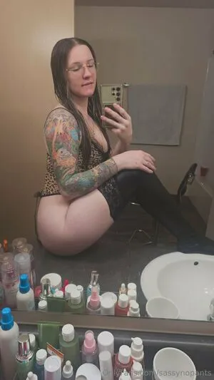 Sassynopants OnlyFans Leaked Free Thumbnail Picture - #pIFLFY077t
