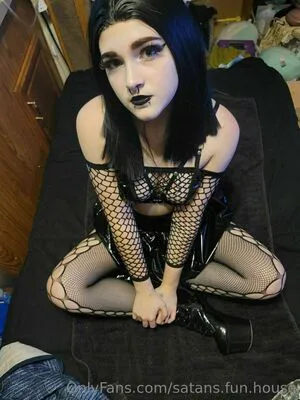 Satans Fun House OnlyFans Leaked Free Thumbnail Picture - #2mupgGtsXY