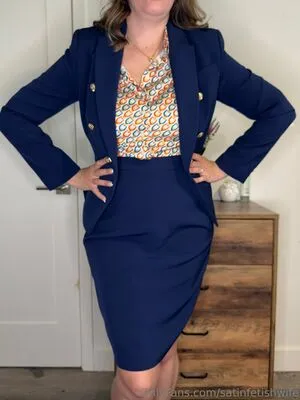 Satinfetishwife OnlyFans Leaked Free Thumbnail Picture - #DNlgqwnBUW