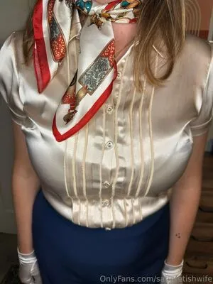 Satinfetishwife OnlyFans Leaked Free Thumbnail Picture - #GSP6B6ygZ7