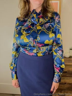 Satinfetishwife OnlyFans Leaked Free Thumbnail Picture - #g4fkPjiJBC