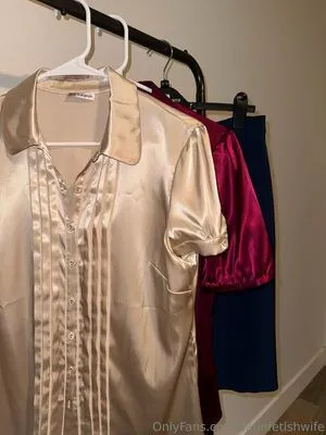 Satinfetishwife OnlyFans Leaked Free Thumbnail Picture - #ip04N9d7Xs