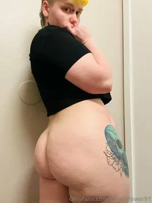 Saturnflower97 OnlyFans Leaked Free Thumbnail Picture - #3aOBPYdsvG