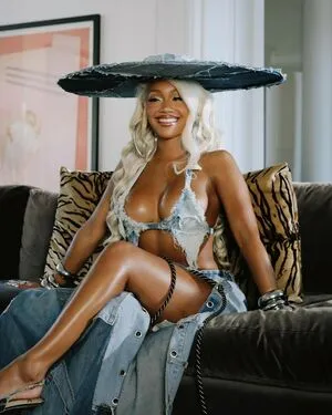 Saweetie OnlyFans Leaked Free Thumbnail Picture - #xJYZ7n7kuz