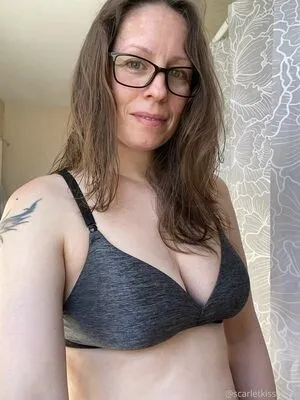 Scarletkissameevip OnlyFans Leaked Free Thumbnail Picture - #19kKae0etK