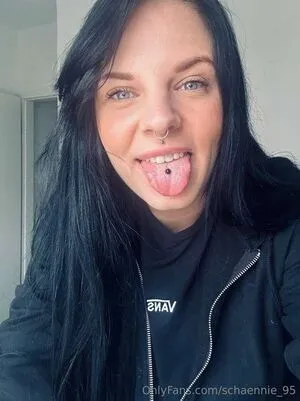 Schaennie OnlyFans Leaked Free Thumbnail Picture - #4LeiyzAgVc