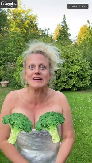 Schneberger OnlyFans Leaked Free Thumbnail Picture - #0BK5xpAECx