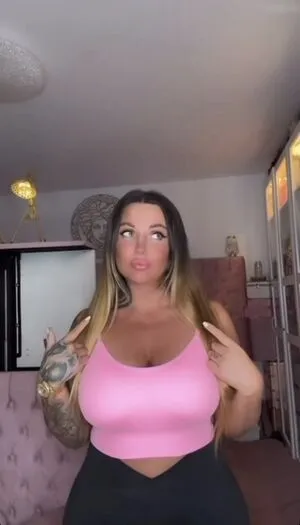 Schwesta Ewa OnlyFans Leaked Free Thumbnail Picture - #cU8GAC6Ane