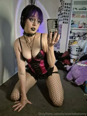 Scissorlobotomy OnlyFans Leaked Free Thumbnail Picture - #vruMmWmszv