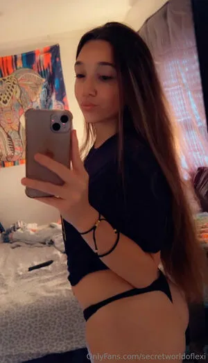 Secretworldoflexi OnlyFans Leaked Free Thumbnail Picture - #tsvvlznw11