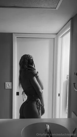 Seductressval OnlyFans Leaked Free Thumbnail Picture - #Uwd1m9tROl