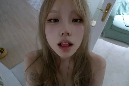 Sejinming OnlyFans Leaked Free Thumbnail Picture - #xMBKBR1a1d