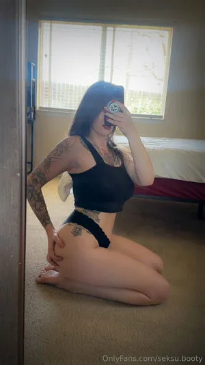 Seksu Booty OnlyFans Leaked Free Thumbnail Picture - #d485STBokq