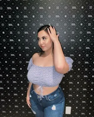 Selena Flores OnlyFans Leaked Free Thumbnail Picture - #lmiCnwWSgS