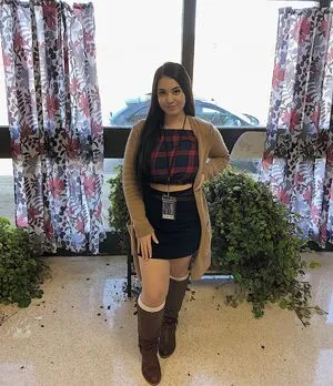 Selena Flores OnlyFans Leaked Free Thumbnail Picture - #vr9R8mB0Ih