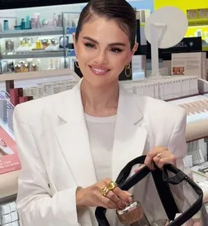 Selena Gomez OnlyFans Leaked Free Thumbnail Picture - #3ffEnXHuO5