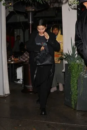 Selena Gomez OnlyFans Leaked Free Thumbnail Picture - #PPL8wP2Ego