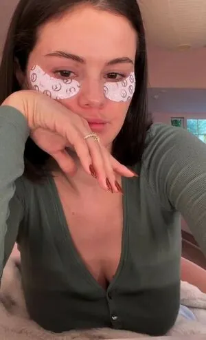 Selena Gomez OnlyFans Leaked Free Thumbnail Picture - #Rs4gOpYzVF